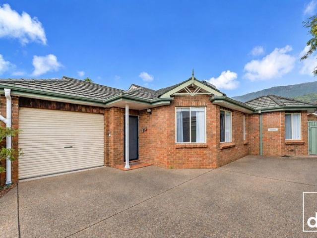 Villa for rent in Thirroul, Wollongong City Council