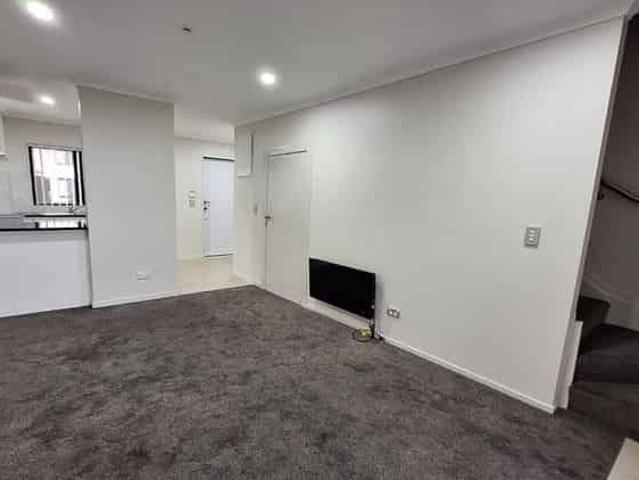 Townhouse for rent in Manurewa
