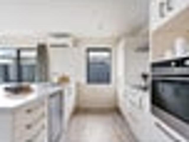 House for sale in Chaslands, Canterbury