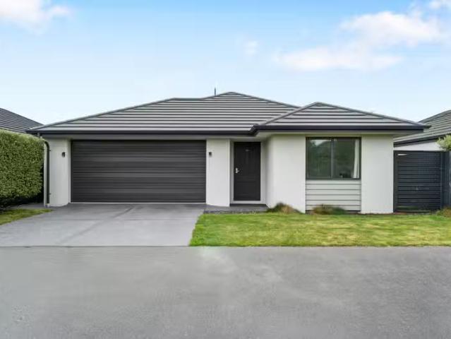 House for rent in Chaslands, Canterbury