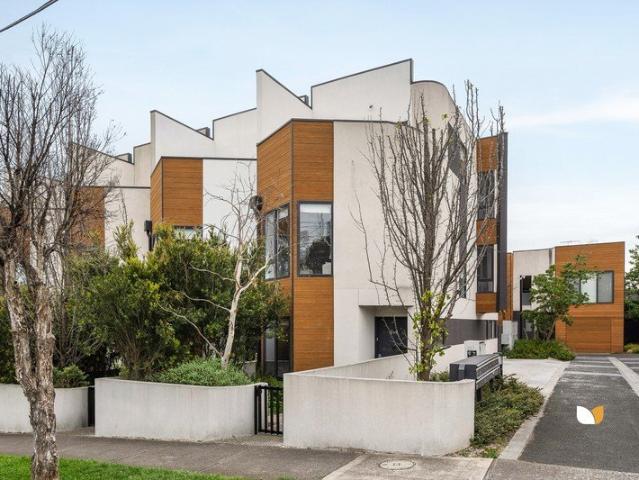 Townhouse for sale in Pascoe Vale, Melbourne