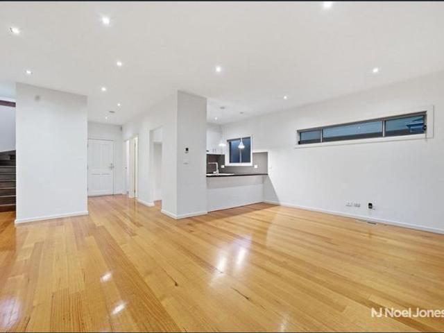 Townhouse for rent in Camerons Creek, Victoria