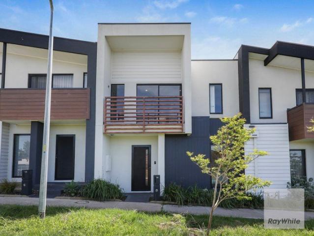 Townhouse for rent in True North, Melbourne