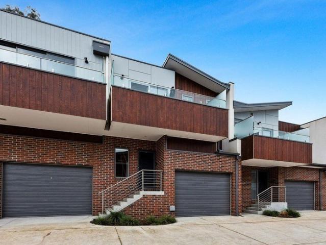 Townhouse for rent in Camerons Creek, Victoria