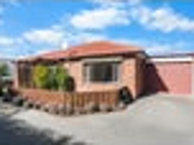 Townhouse for sale in Heathcote, Canterbury