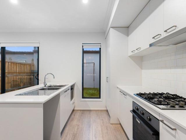 Townhouse for sale in Aurora Estate, Melbourne