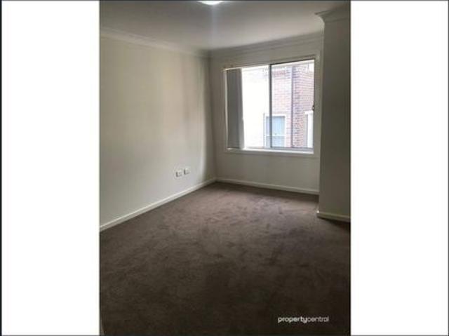 Townhouse for rent in Sydney, New South Wales