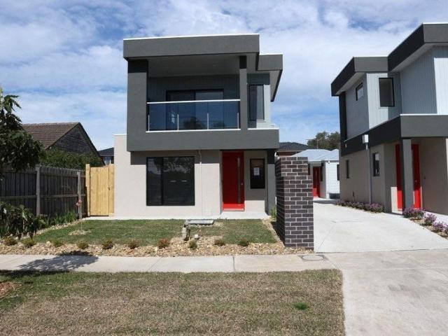 Townhouse for rent in Camerons Creek, Victoria