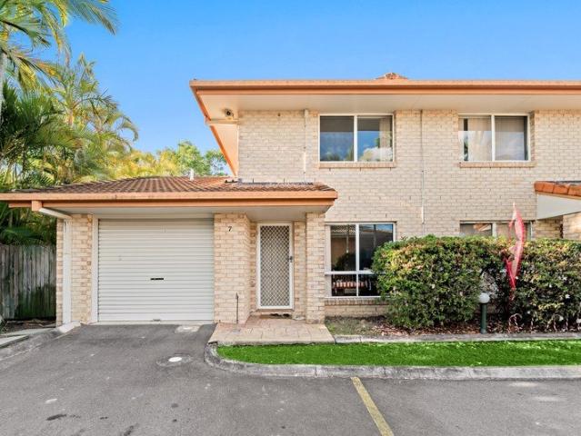 Townhouse for sale in Hillcrest, Greater Brisbane