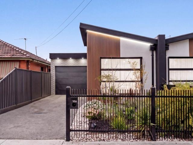 Townhouse for sale in Camerons Creek, Victoria