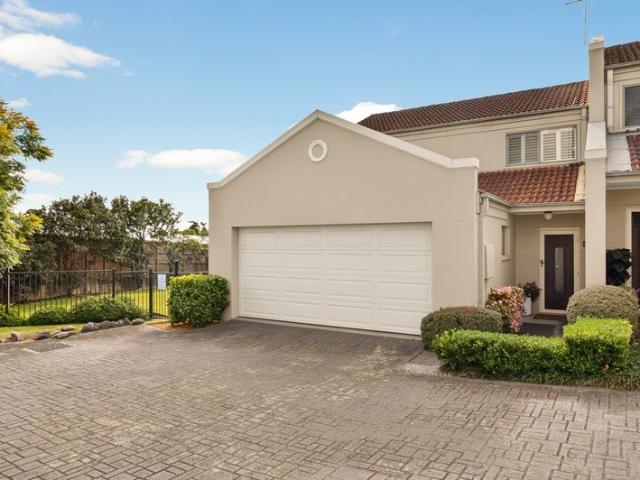 Townhouse for sale in Sydney, New South Wales