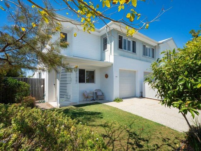 Townhouse for sale in Kings Creek, Queensland