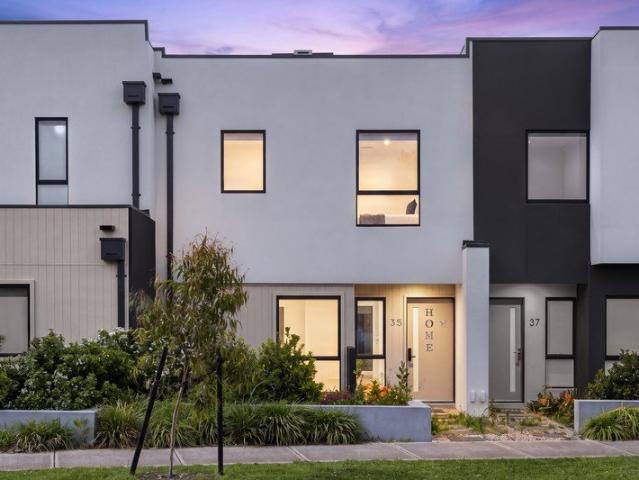 House for sale in Aspect Residences, Melbourne
