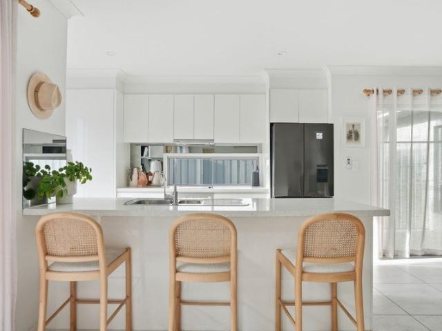 House for sale in Elanora, Gold Coast City