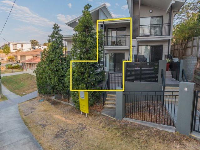 Townhouse for rent in Toombul, Queensland