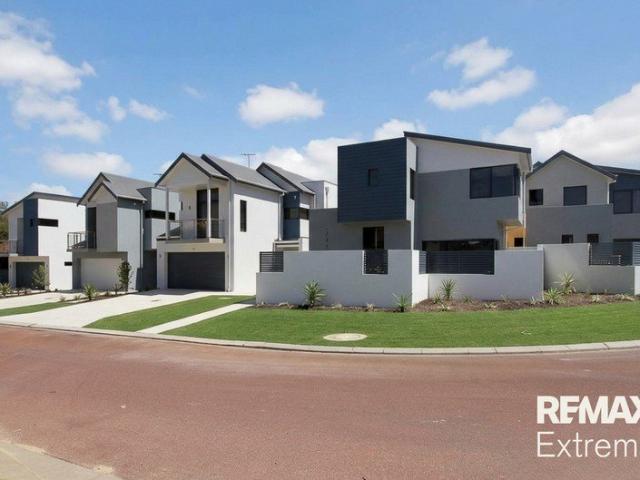 Townhouse for rent in Iluka, Western Australia