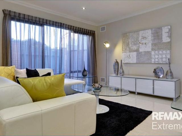Townhouse for rent in Iluka, Western Australia