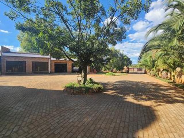 House for sale in Mohlakeng, Gauteng