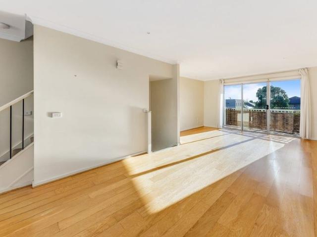 Apartment for rent in Caroline Springs, Melbourne