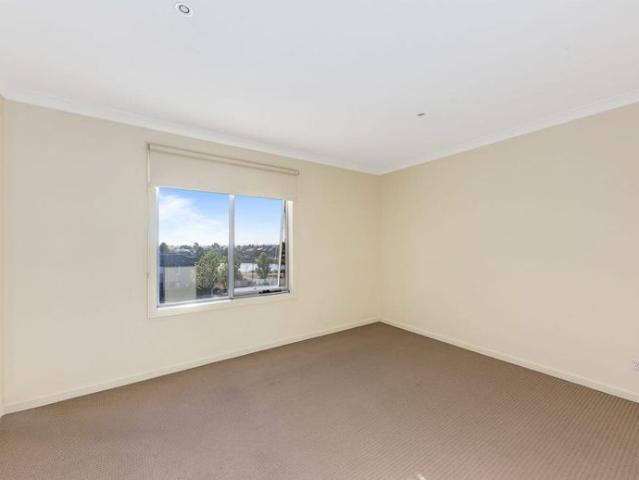 Apartment for rent in Caroline Springs, Melbourne