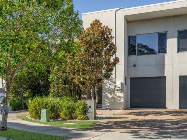 Townhouse for sale in Kings Creek, Queensland