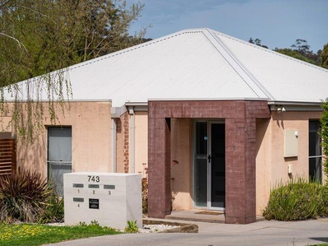Townhouse for sale in Glenroy, Albury