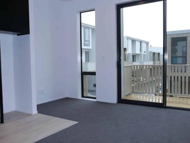 Townhouse for rent in Raumati Beach, Paraparaumu