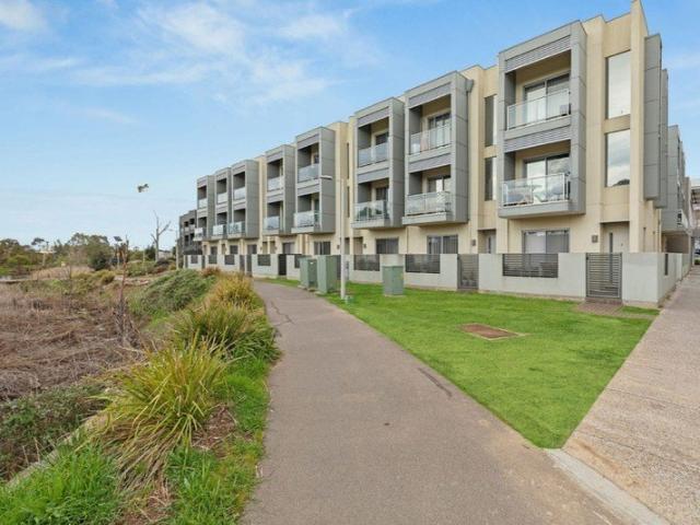 Townhouse for rent in Horseshoe Creek, South Australia