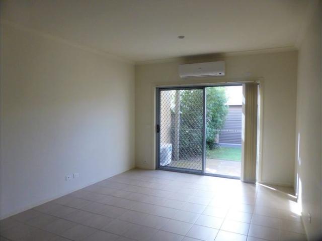 Townhouse for rent in Reflections, Melbourne