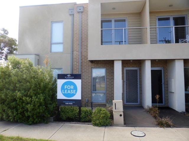 Townhouse for rent in Reflections, Melbourne