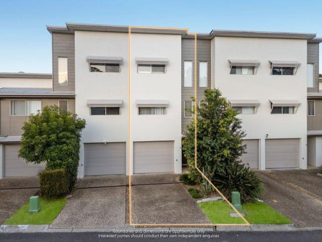 Townhouse for sale in Toombul, Queensland
