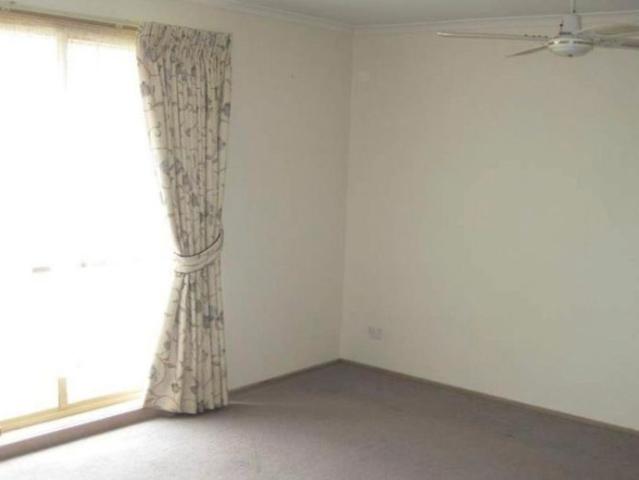 Apartment for rent in Hampton Park, Melbourne