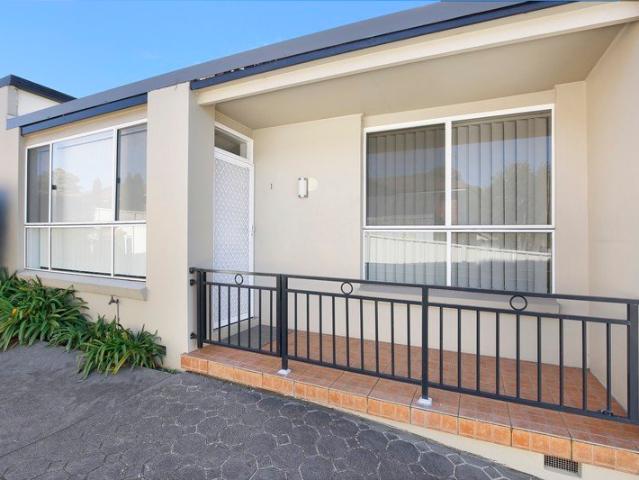 Villa for sale in Wollongong West, New South Wales