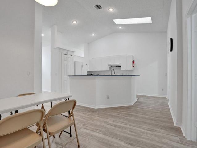 Room for rent in Port Saint Lucie, Florida