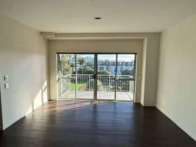 Apartment for rent in Te Tōangaroa, Auckland