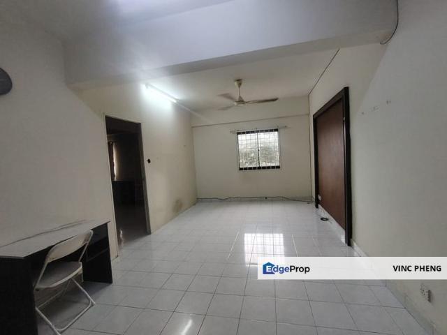 Condominium for rent in Malaka