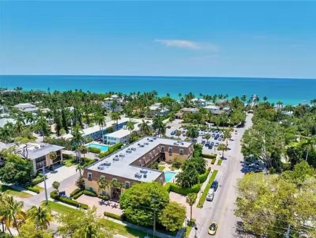 Condo for sale in Naples