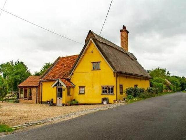 House for sale in Lyons, Greater London