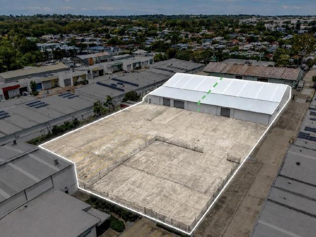 Warehouse for rent in Toombul, Queensland