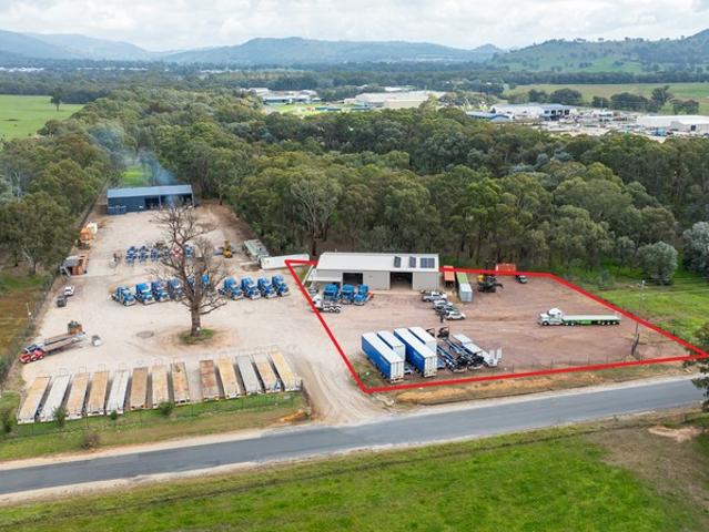 Warehouse for rent in Baranduda, Victoria