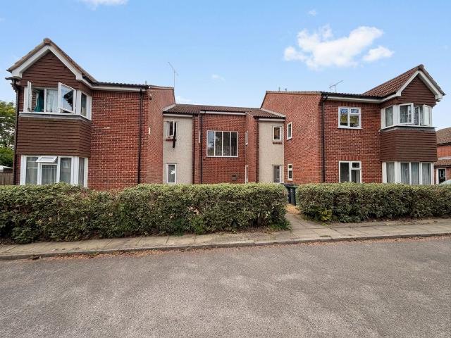 Studio for rent in Yiewsley, Greater London