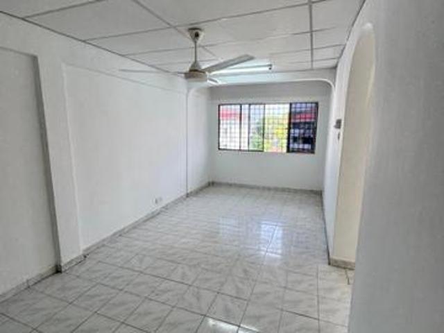 Flat for sale in Petaling, Alam Impian