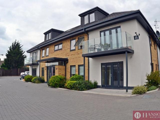 Apartment for rent in Hainault, Greater London