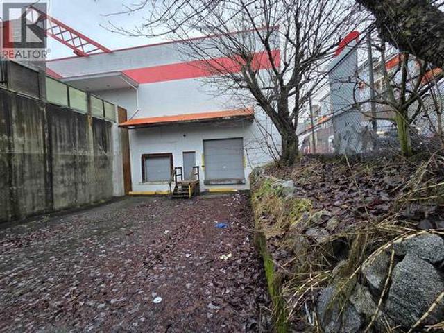 Commercial for rent in Maple Ridge, British Columbia