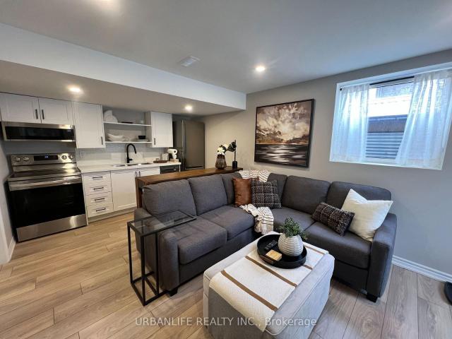 Townhouse for rent in Woburn, Ontario