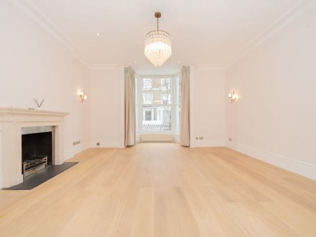 House for rent in West Kensington, Greater London