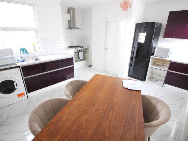 House for rent in London Borough of Ealing, Greater London