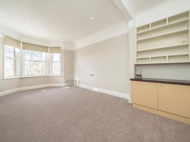 Apartment for rent in London Borough of Ealing, Hanwell