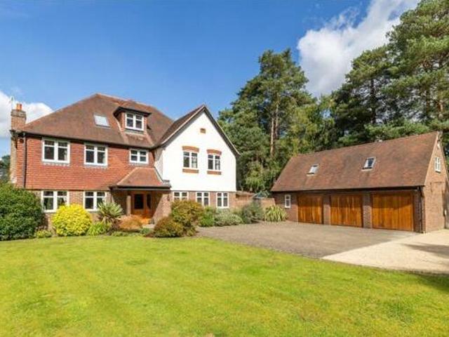 House for sale in Fole, Surrey