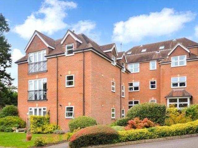 House for sale in Fole, Surrey